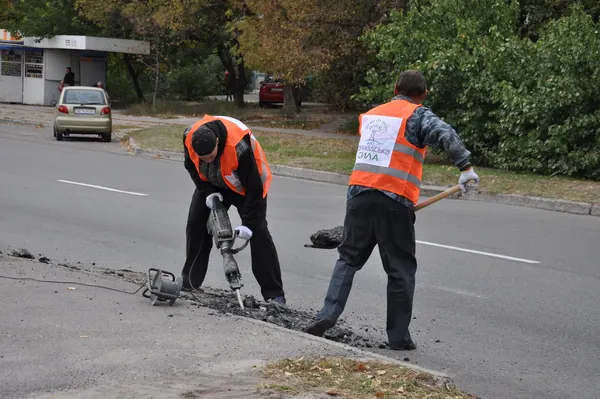 Суботник на Ломівському — фото 10