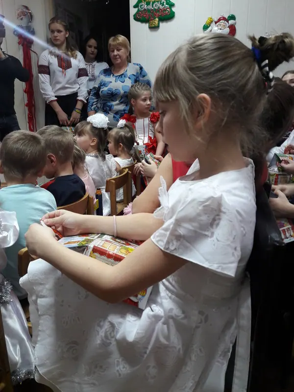 Новорічне свято у Центрі соціально-психологічної реабілітації дітей "Барвінок" — фото 6