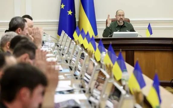 Про справжні пріоритети та «пустушки»