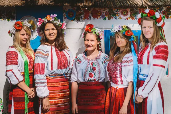 Вихованці дитячого будинку "Сім'я" ознайомились із культурною спадщиною Дніпропетровщини — фото 6