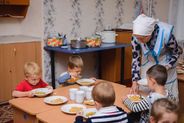 Дитячий садок № 201 з новими меблями для малюків — фото 10