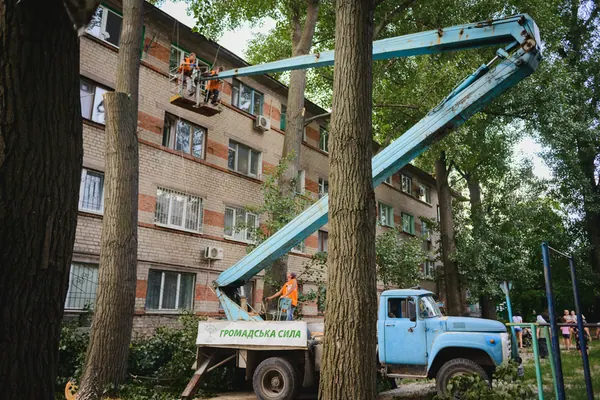 Жителям гуртожитку на Новосільній більше не загрожує комунальна катастрофа — фото 1