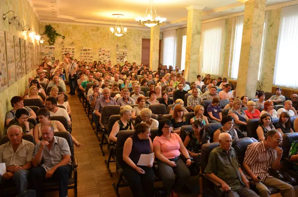 Нові ціни на вивіз сміття дніпропетровці обговорювали на громадських слуханнях — фото 11