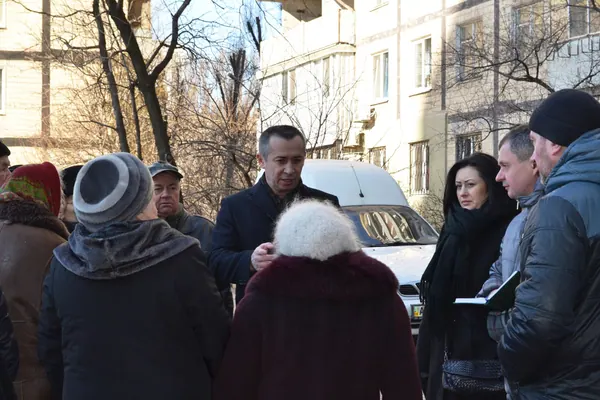 Вуличне освітлення на вулиці Малиновського відновлено — фото 2