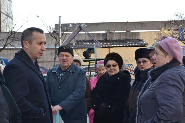 Вуличне освітлення на вулиці Малиновського відновлено — фото 4