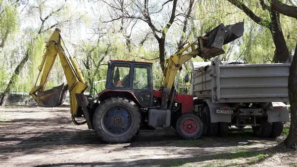 Масштабний суботник на набережній "Сонячного" — фото 3