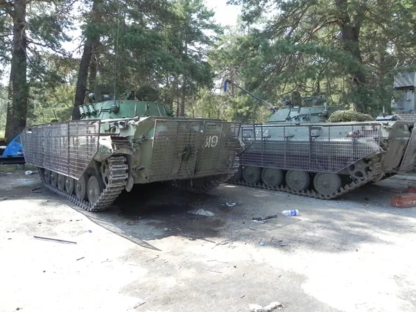 Допомога 93 механізованій бригаді у посиленні броні військової техніки 22.08.2014 — фото 2