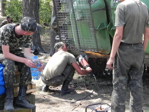 Допомога 93 механізованій бригаді у посиленні броні військової техніки 22.08.2014 — фото 5
