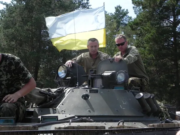 Допомога 93 механізованій бригаді у посиленні броні військової техніки 22.08.2014 — фото 9