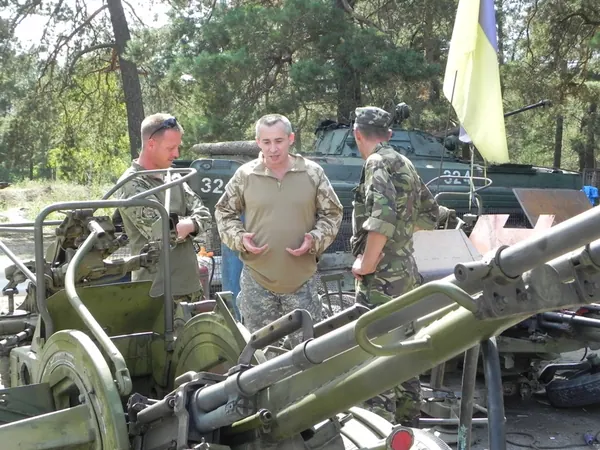Допомога 93 механізованій бригаді у посиленні броні військової техніки 22.08.2014 — фото 11