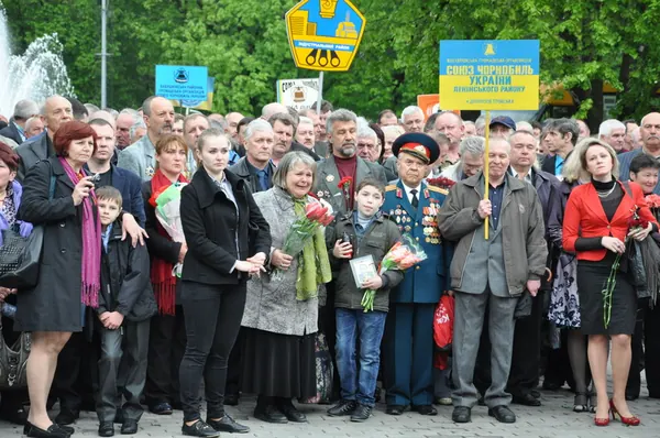 Покладання квітів до пам'ятника «Чорнобильський дзвін» — фото 2