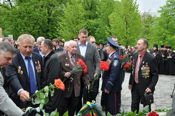 Покладання квітів до пам'ятника «Чорнобильський дзвін» — фото 6