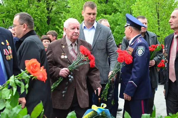 Покладання квітів до пам'ятника «Чорнобильський дзвін» — фото 7