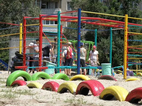 Благоустрій дитячого майданчика 2010 — фото 12
