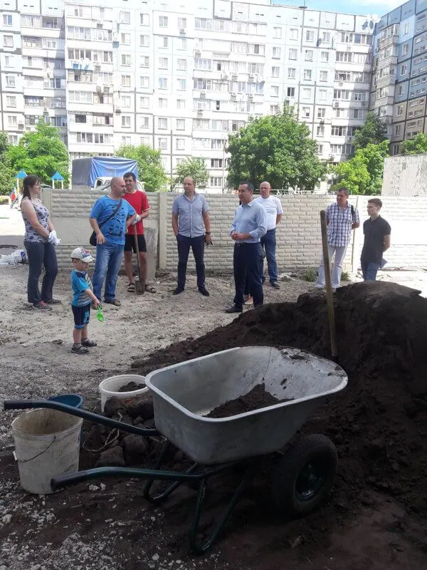 Суботник на Шолохова 23-25 — фото 2